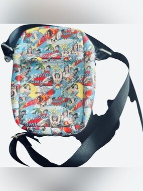 Buckle-Down Wonder Woman Comic Print Crossbody Bag/ Retired